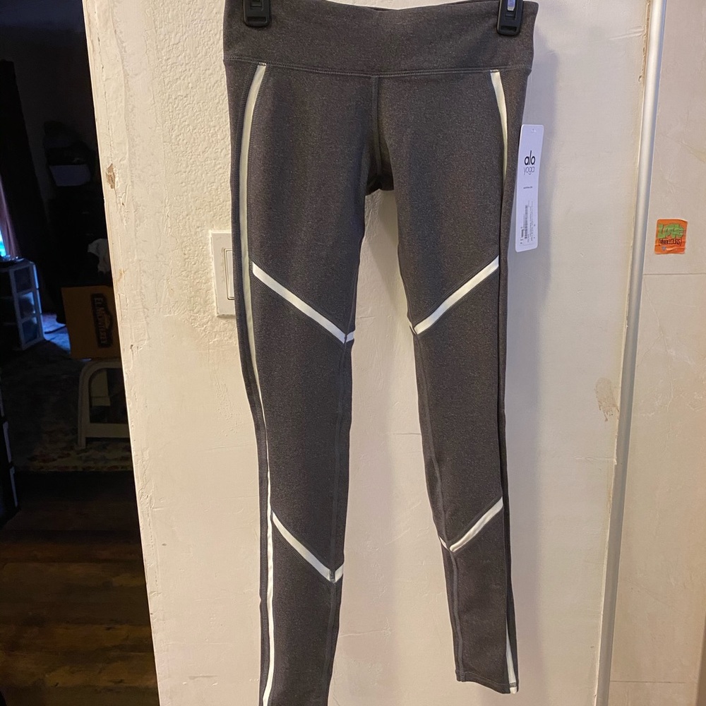 Alo Talia leggings size S NWT